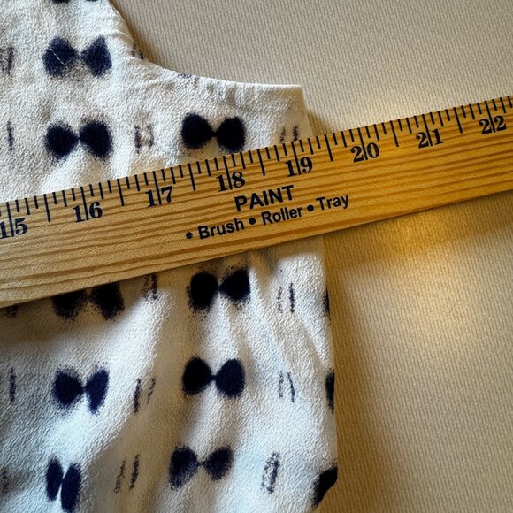 Ann Taylor Sleeveless Top Large White Blue Smocked Waist Dainty Feminine - Picture 5 of 8